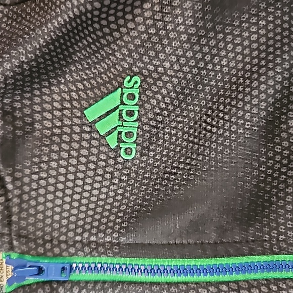 Adidas toddler lightweight jacket with hood - Picture 2 of 4